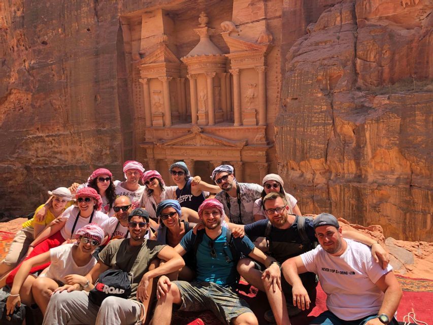Descubre Jordania en un viaje en grupo con viajeros de tu edad. ¡Ten un WeRoad!