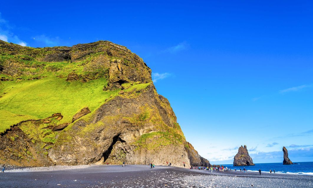 travel-beach-black-reynisfjara-iceland-discover.jpeg