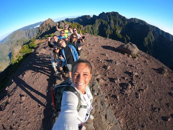 travel-madeira-adventure-trekking-mountain-group-view-friends-weroad