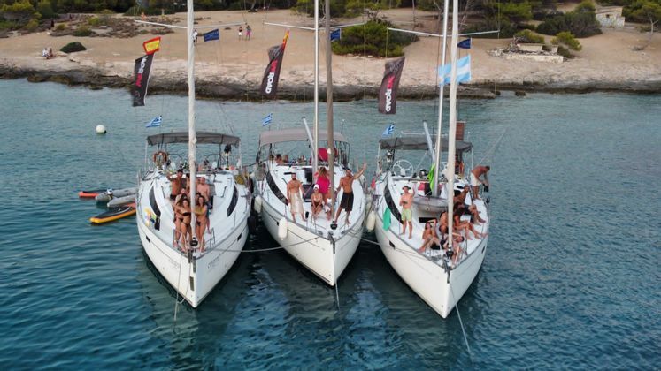 boat-sail-adventure-greece-weroad-group.jpeg